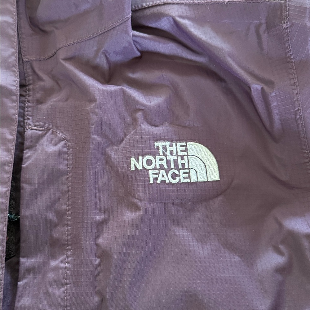 The North Face Plum Rain Jacket - M - Picture 2 of 4